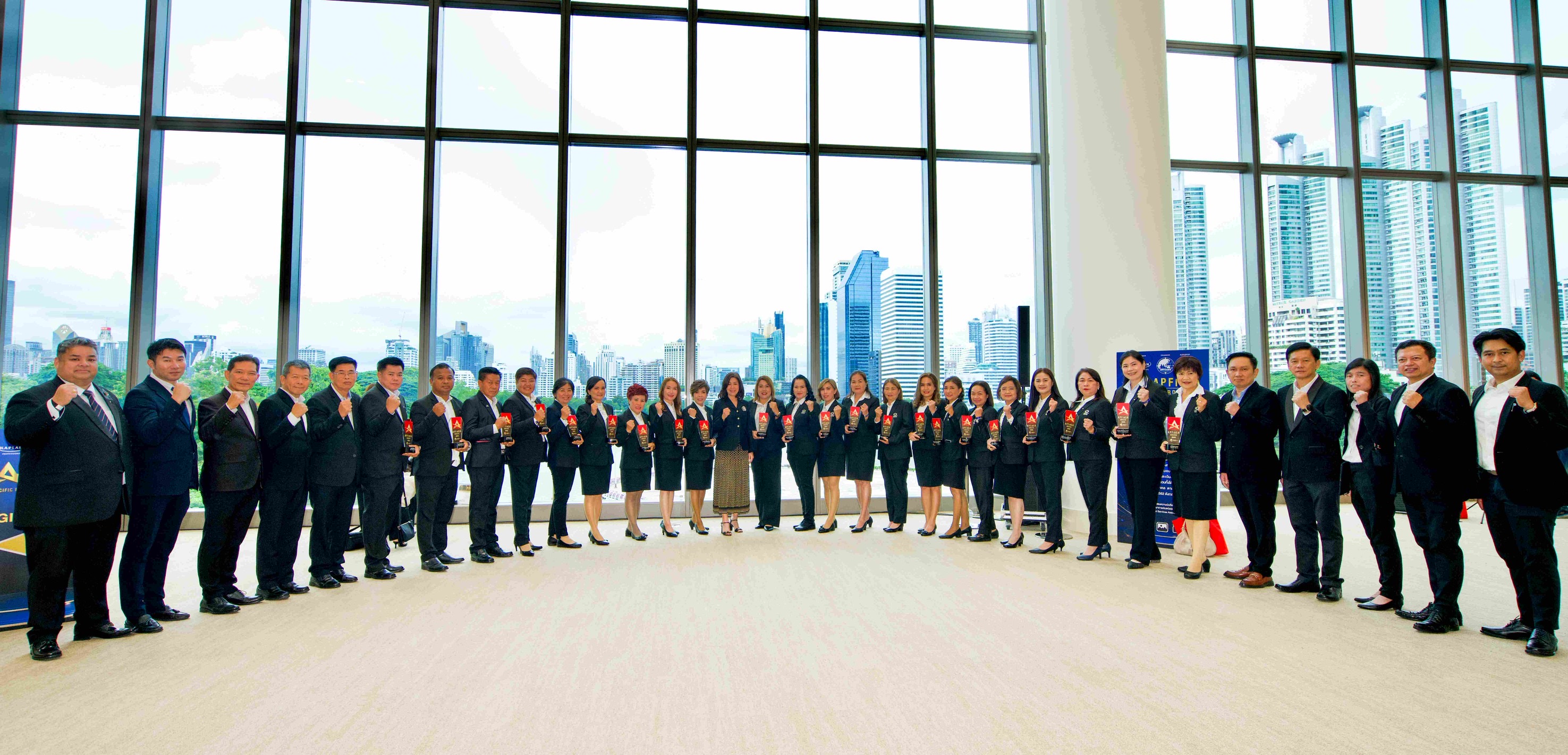 OCEAN LIFE ไทยสมุทร นำทีมที่ปรึกษาประกันชีวิตคว้ารางวัล “APFinSA Awards 2025” ยกระดับสู่มาตรฐานระดับเอเชียแปซิฟิก