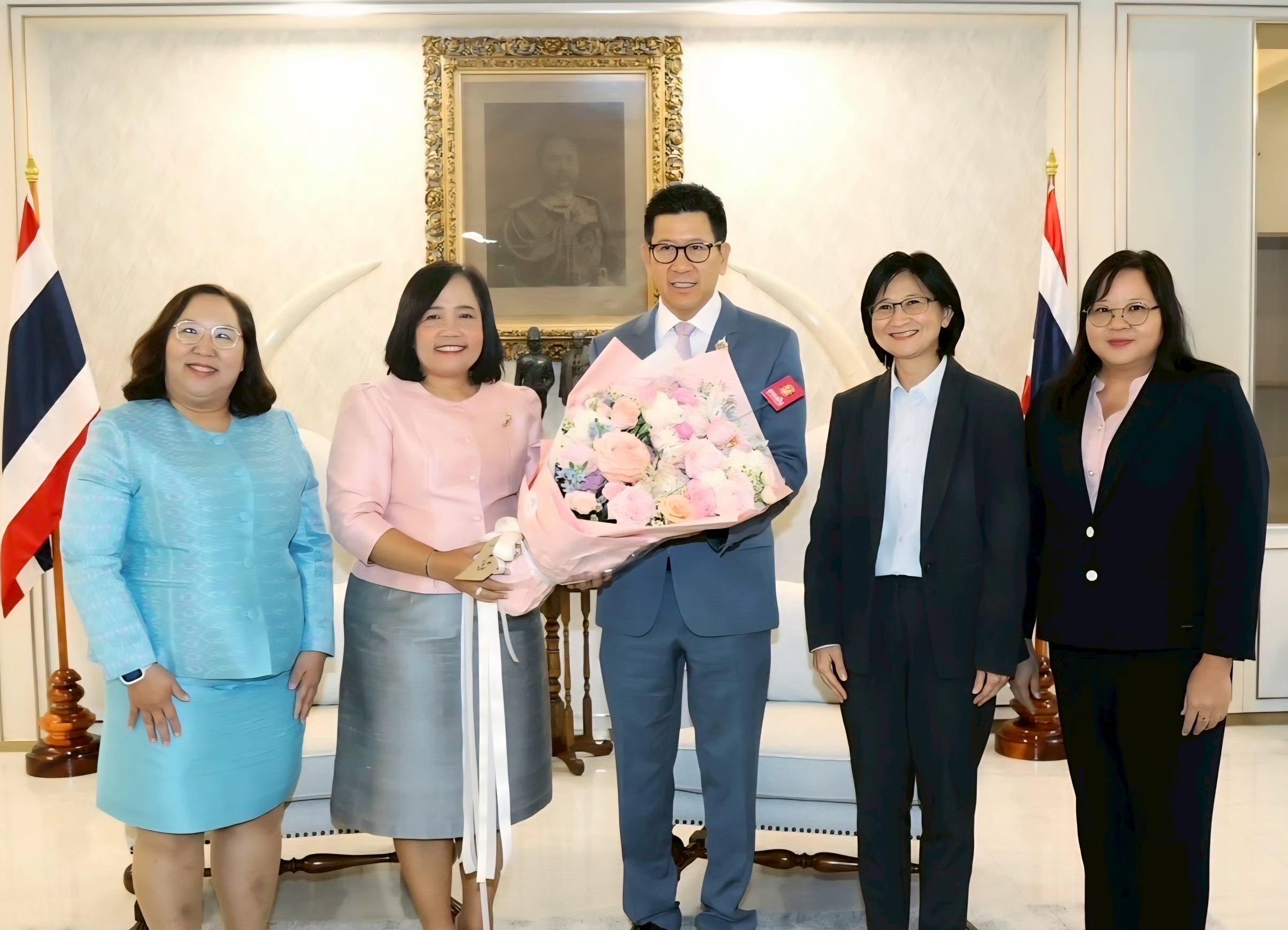 ออมสิน แสดงความยินดีรองนายกฯ และรมว.คลัง ในโอกาสเข้ารับตำแหน่งใหม่