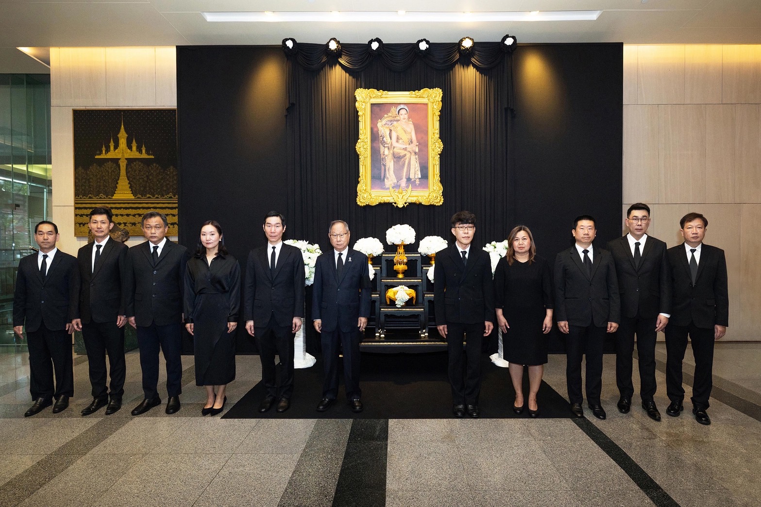 บีเคไอ โฮลดิ้งส์ และกรุงเทพประกันภัยจัดพิธีถวายสักการะพระฉายาลักษณ์ สมเด็จพระนางเจ้าสิริกิติ์ พระบรมราชินีนาถ พระบรมราชชนนีพันปีหลวง