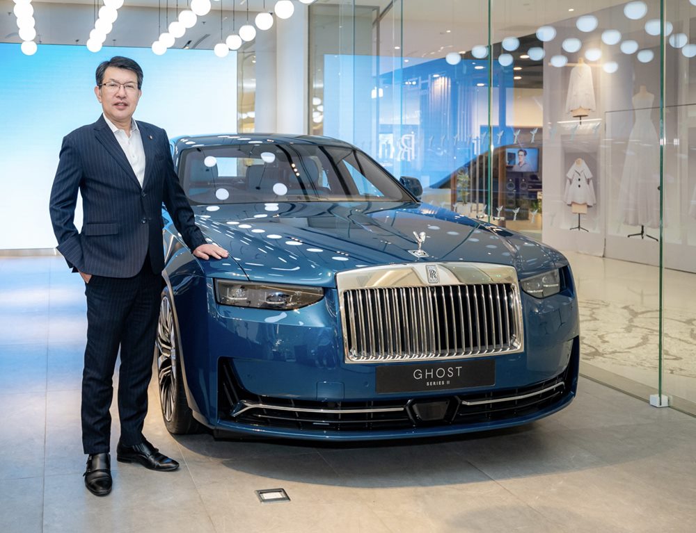 โรลส์-รอยซ์ มอเตอร์ คาร์ส แบงคอก เฉลิมฉลองตรุษจีนปีม้าไฟรังสรรค์บูทีคโชว์รูม ในอารมณ์ ‘Inspiring Greatness. Driven by the Year of the Horse.’