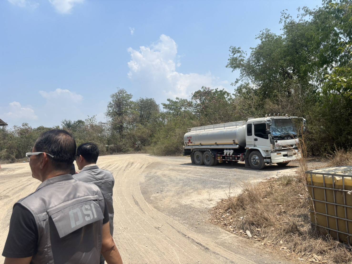 ธพ. ผนึกกำลัง DSI คุมเข้มลงพื้นที่ จ.สระบุรี ตรวจพบลักลอบเก็บน้ำมันโดยไม่ได้รับอนุญาต