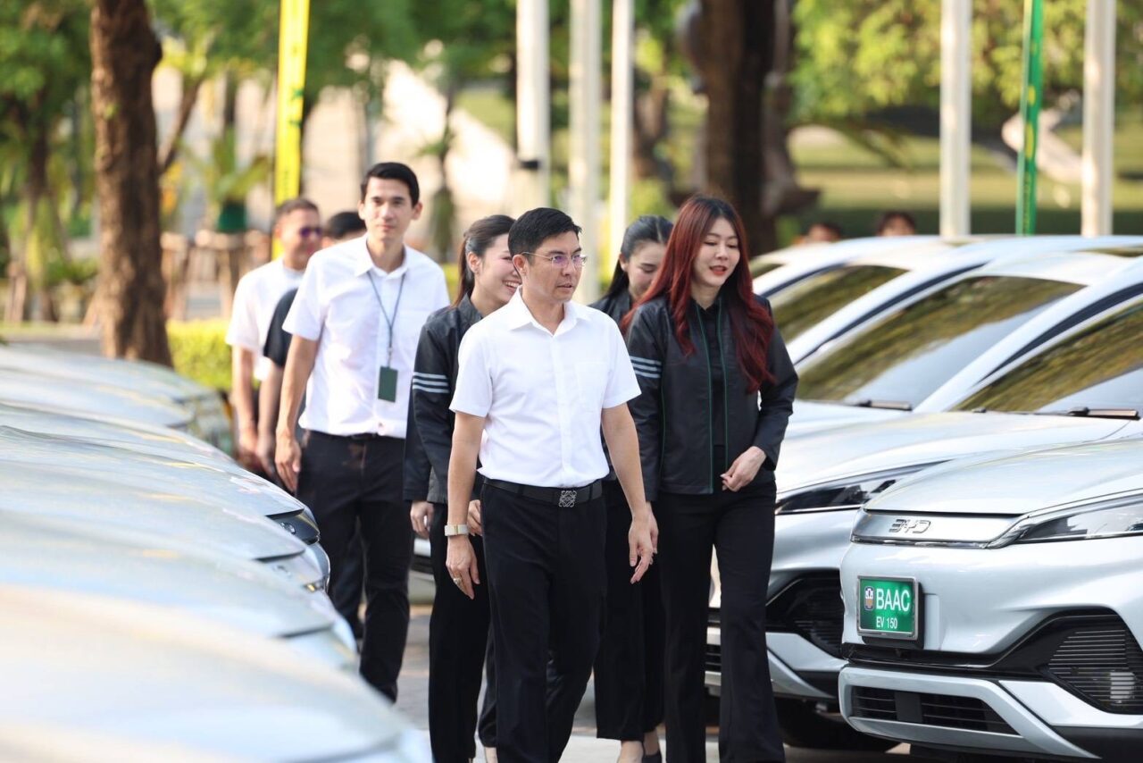 ธ.ก.ส. ส่งมอบรถยนต์ไฟฟ้า 150 คัน ใช้ปฏิบัติภารกิจทั่วประเทศหนุนมาตรการประหยัดพลังงานภาครัฐ มุ่งสู่ Net Zero