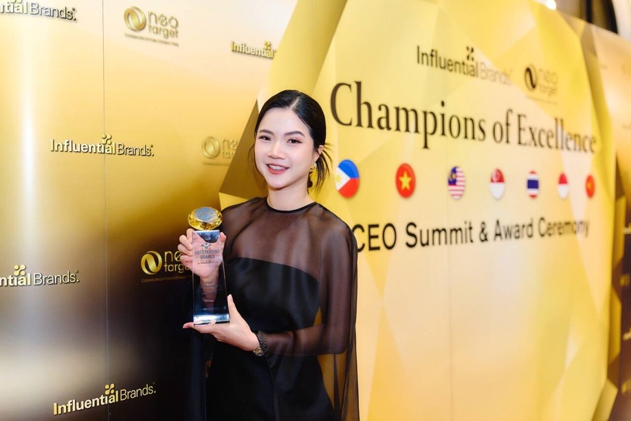 FWD ประกันชีวิต รับรางวัล Outstanding Brands Awards 5 ปีซ้อนตอกย้ำพลังแบรที่ไม่หยุดนิ่งพร้อมเติบโตอย่างต่อเนื่อง