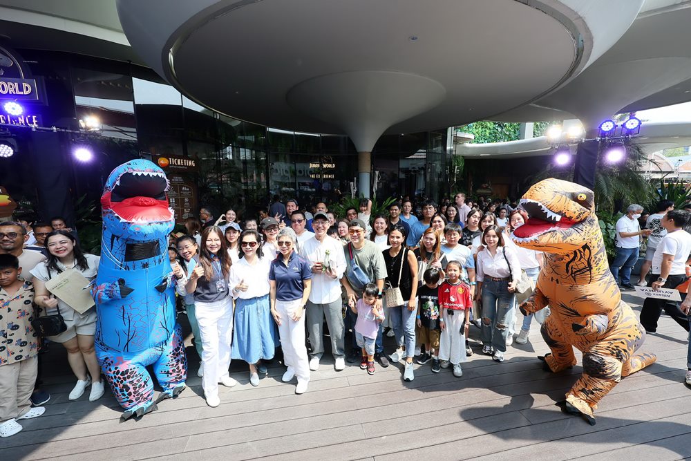 อลิอันซ์ อยุธยา เสิร์ฟรอยยิ้มและความอบอุ่น กิจกรรม Family Day 2026 ชวนลูกค้าผจญภัยบุกอาณาจักรไดโนเสาร์ ณ Jurassic World: The Experience Bangkok
