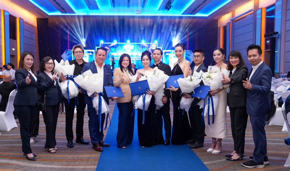 7 สุดยอดตัวแทน กรุงไทย-แอกซ่า ประกันชีวิต คว้ารางวัลตัวแทนยอดเยี่ยมจากงานมอบรางวัล “คุณวุฒิตัวแทนยอดเยี่ยมแห่งชาติ ครั้งที่ 26 ประจำปี 2569”