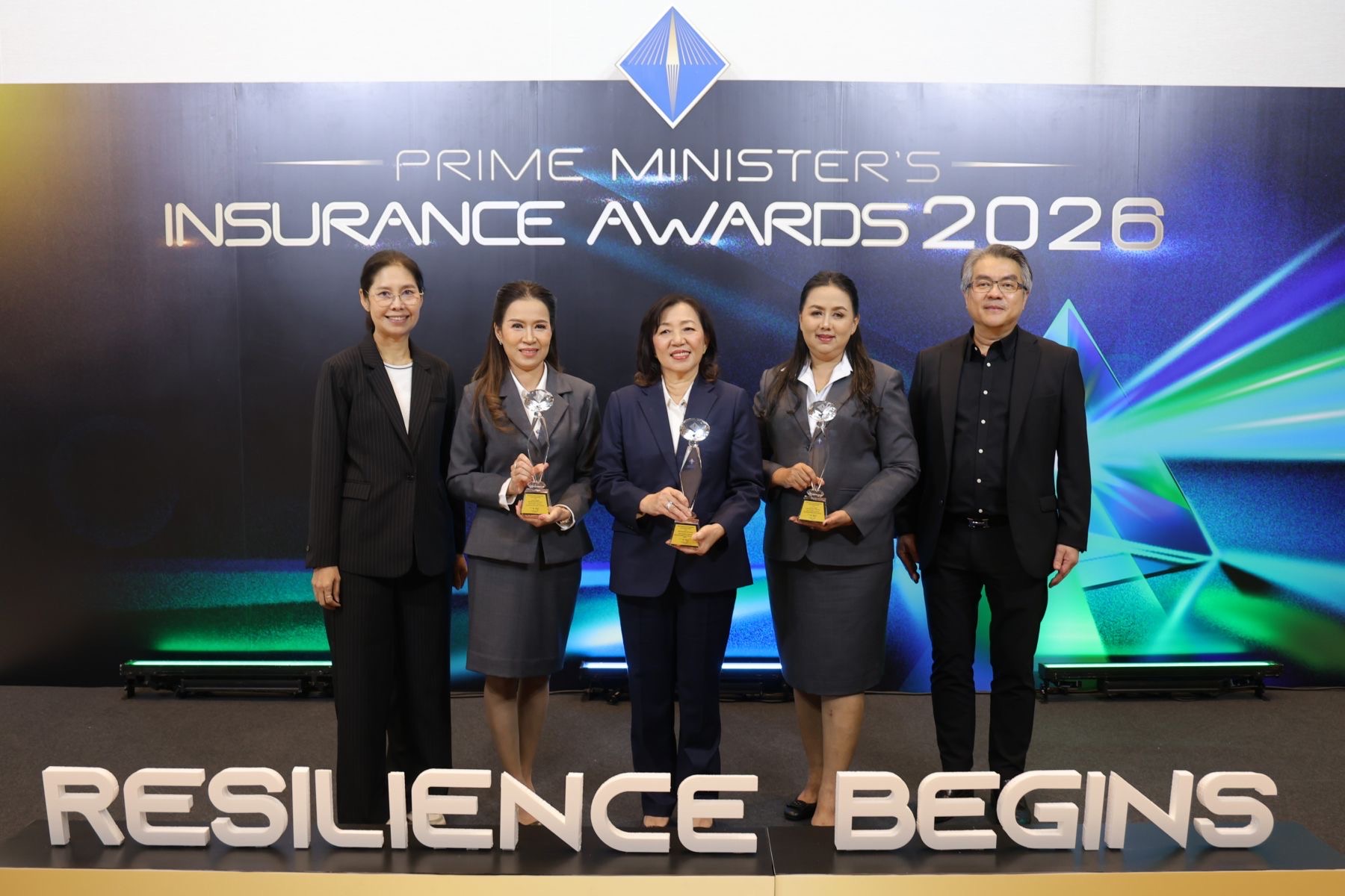 วิริยะประกันภัย คว้า 3 รางวัล ประกันภัยดีเด่นครบวงจร