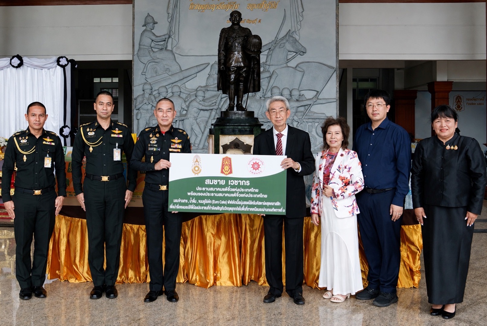 สมาคมแต้จิ๋วแห่งประเทศไทย มอบสิ่งของช่วยเหลือผู้ประสบอุทกภัยภาคเหนือ 