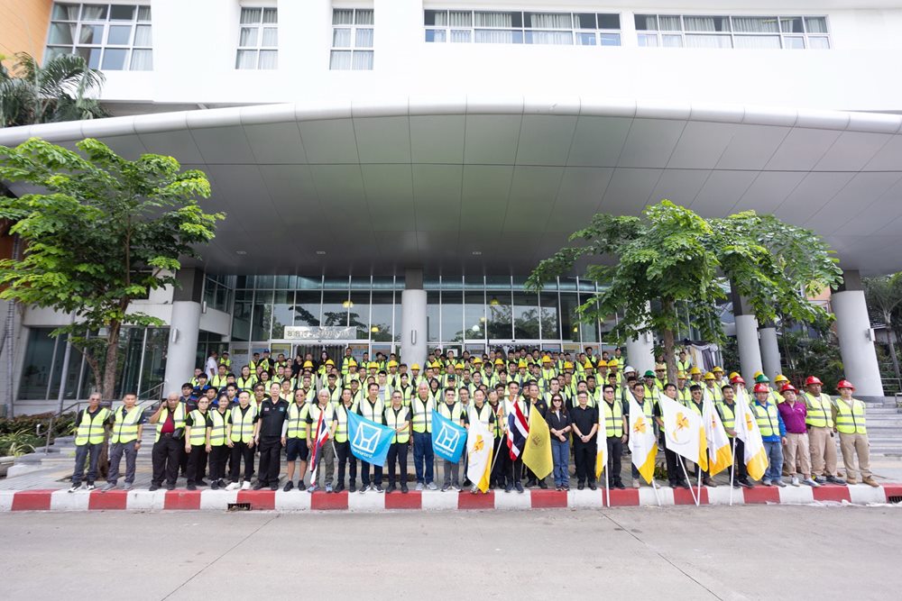 กฟผ.ผนึกมูลนิธินายช่างไทย ใจอาสา และพันธมิตร ส่งคาราวานซ่อมระบบไฟฟ้าหลังน้ำท่วม